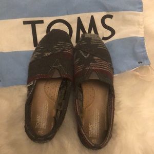 TOMS shoes